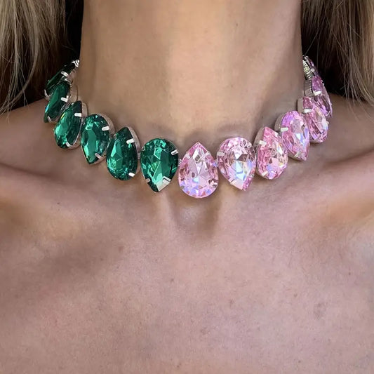 VERY CLASSY, VERY DEMURE COLLAR NECKLACE