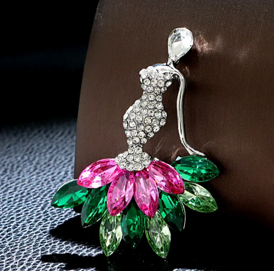 Elegant Rhinestone-Encrusted Brooch